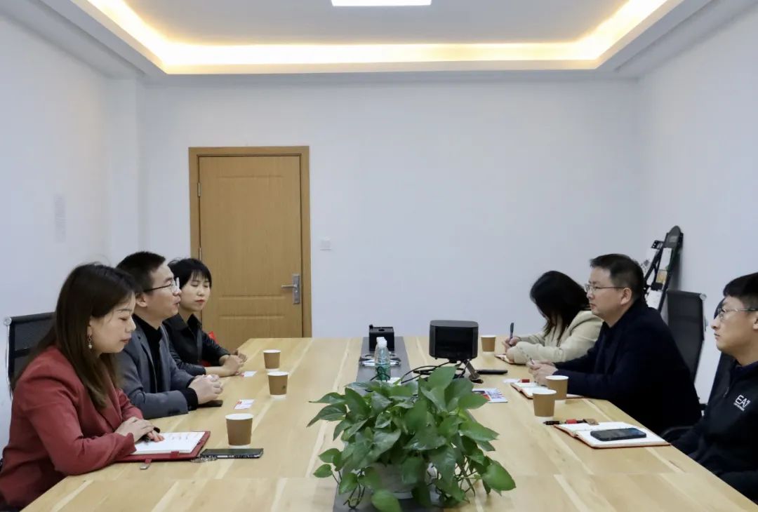 武漢市高新技術產業協會授予我司理事單位牌匾.jpg